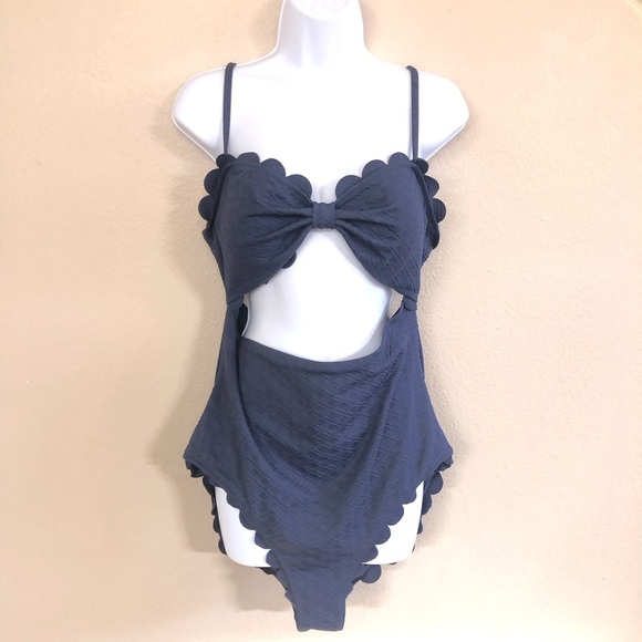 Cupshe Women’s Cutout Scallop Trim Texturized One Piece Swimsuit Size XL - Picture 1 of 14
